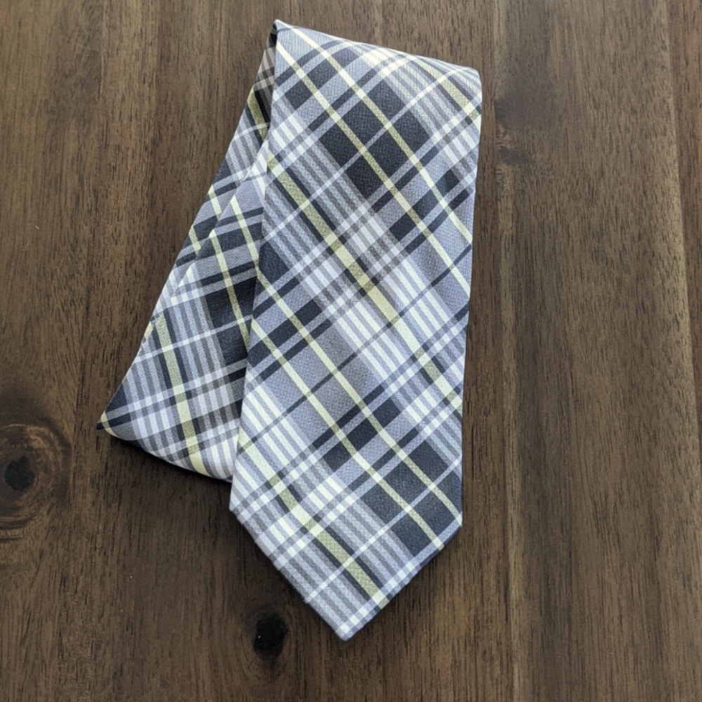 Men's Perry Ellis necktie Black and Yellow plaid - Picture 1 of 3